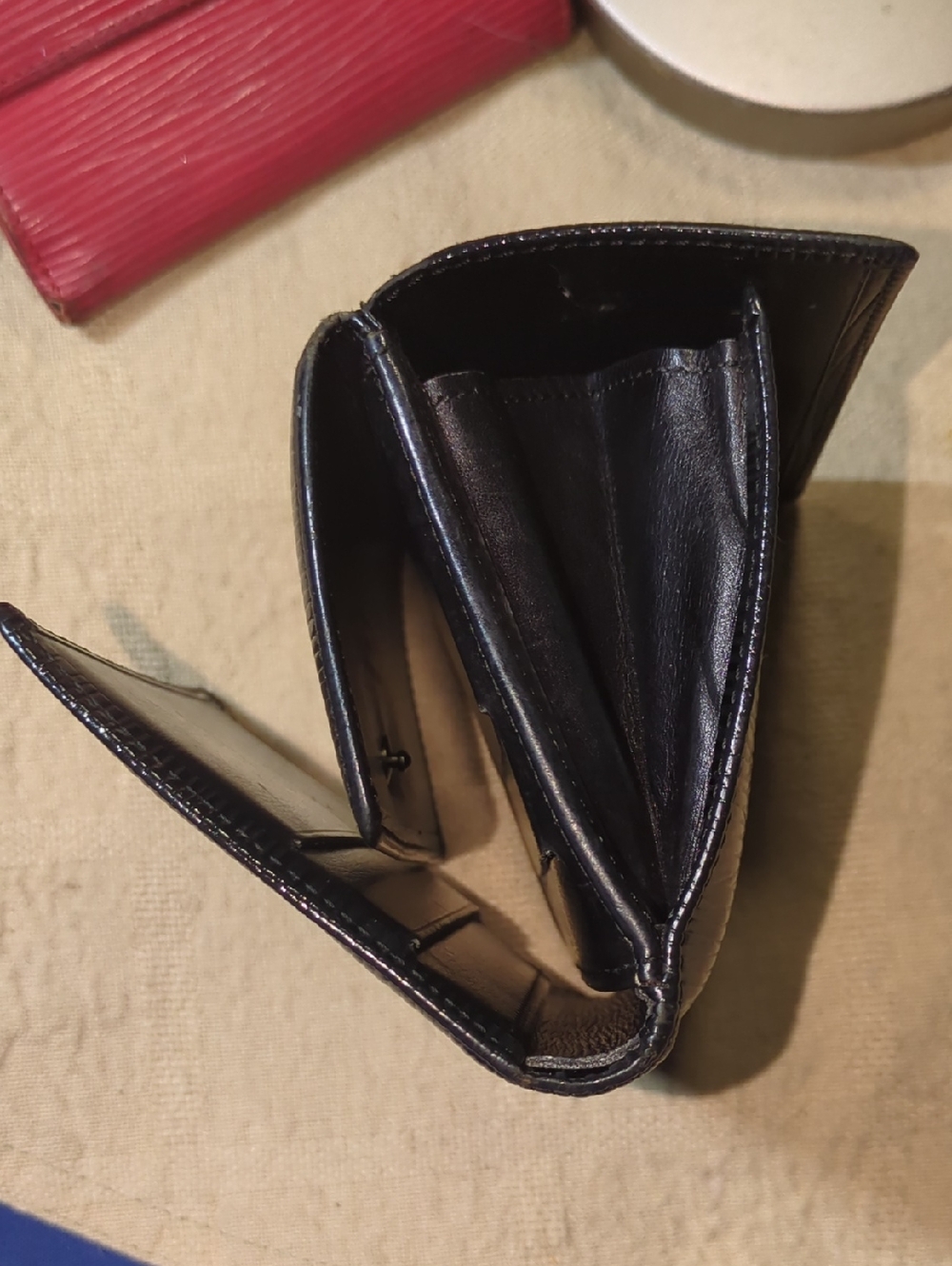 Louis Vuitton Ludlow Black Epi Leather Bifold Wallet NOW ONLY $150 - Picture 7 of 10